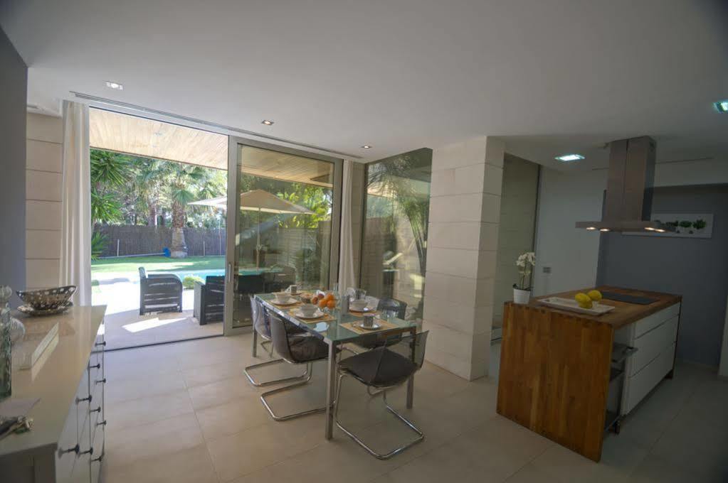 Villa Tarantino Sitges Bagian luar foto